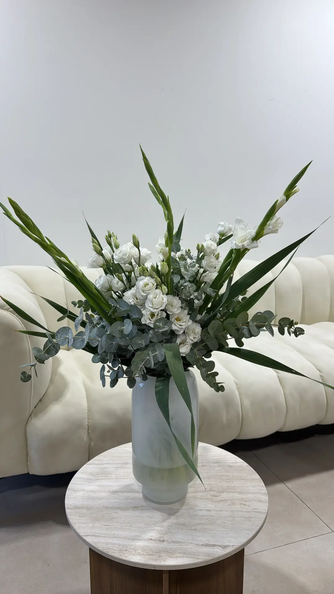 White Vase – תמונה 2